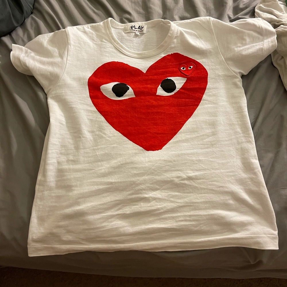 Women’s Comme des garçons play shirt size  Large
